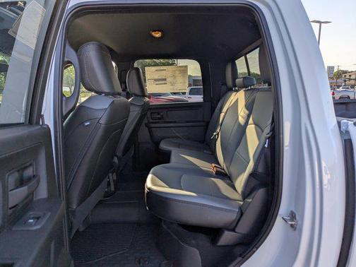 2025 RAM 3500 Tradesman Crew Cab 4x4 8' Box