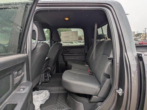 2025 RAM 2500 Tradesman Crew Cab 4x4 6'4' Box