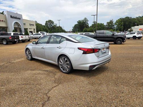 2023 Nissan Altima 2.5 SL