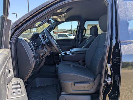 2025 RAM 2500 Tradesman Crew Cab 4x4 6'4' Box