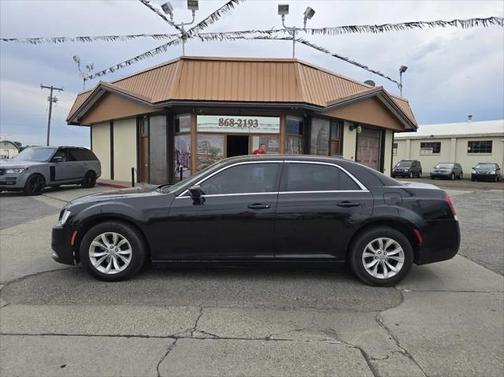 2016 Chrysler 300 Limited
