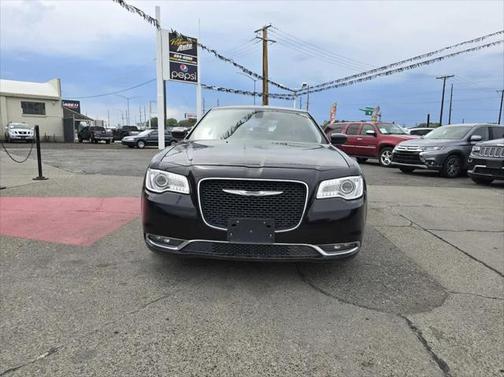 2016 Chrysler 300 Limited
