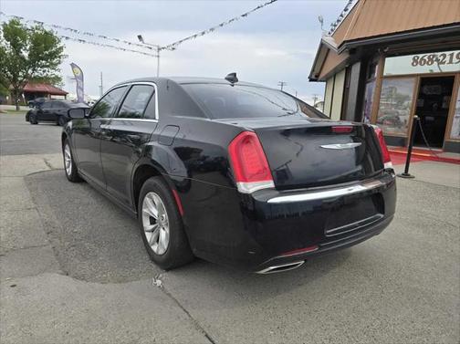2016 Chrysler 300 Limited