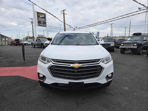 White 2018 Chevrolet Traverse LT Cloth