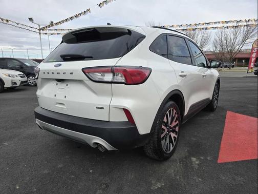 2020 Ford Escape SE