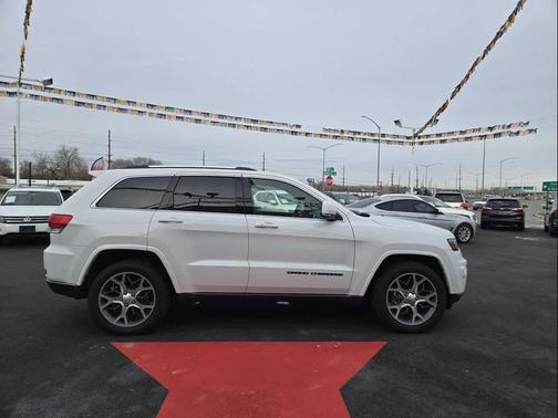 2018 Jeep Grand Cherokee Sterling Edition