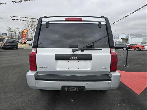 2006 Jeep Commander Base