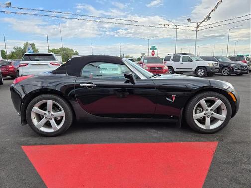 Mysterious (Black) 2006 Pontiac Solstice
