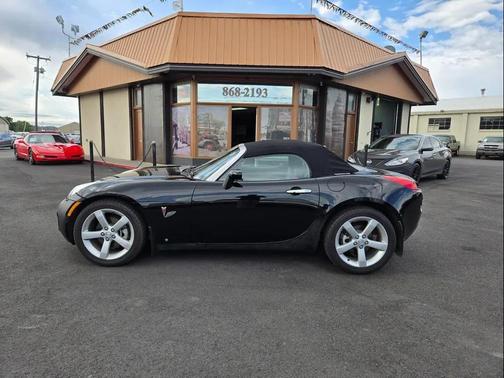 Mysterious (Black) 2006 Pontiac Solstice