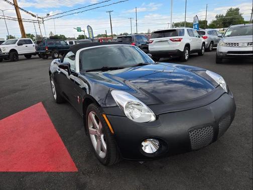 Mysterious (Black) 2006 Pontiac Solstice