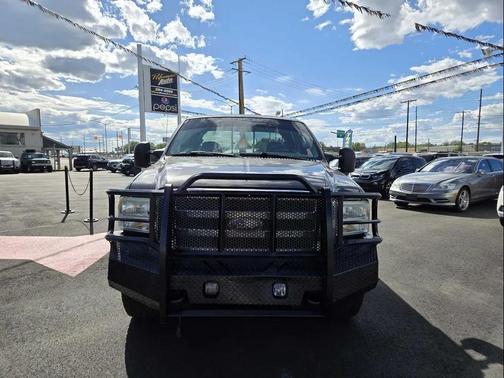 Gray 2005 Ford F-250 XLT