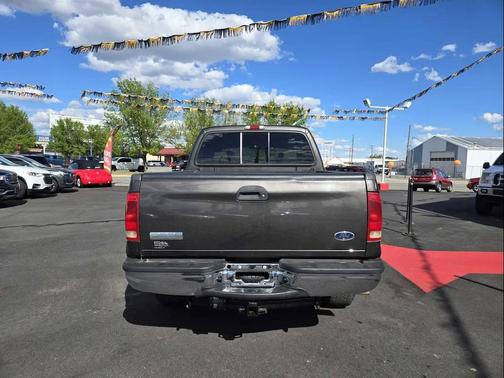 Gray 2005 Ford F-250 XLT