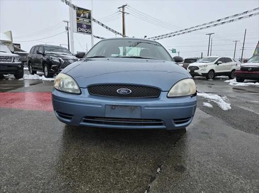 2005 Ford Taurus SE