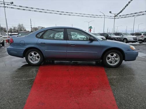 2005 Ford Taurus SE