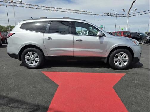 Silver Ice Metallic 2014 Chevrolet Traverse 1LT