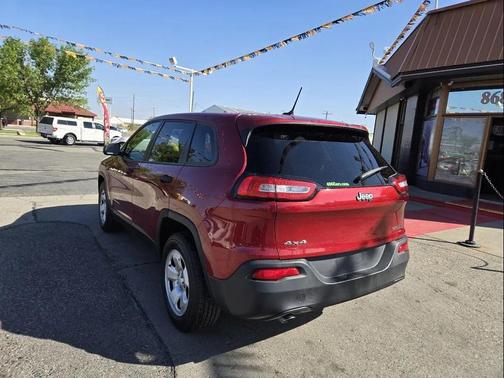 2016 Jeep Cherokee Sport