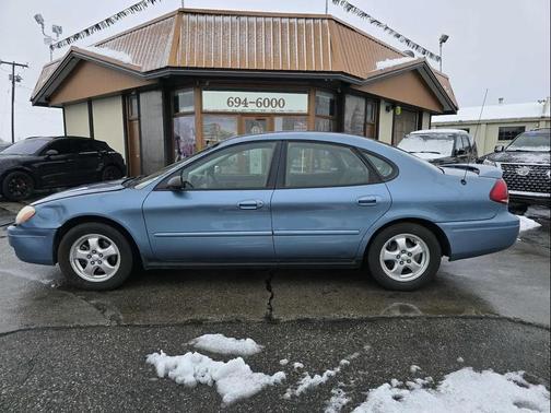 2005 Ford Taurus SE