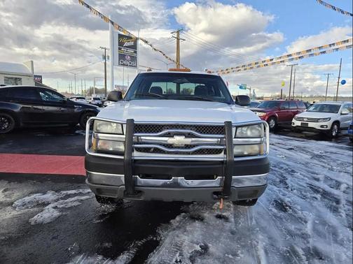 2004 Chevrolet Silverado 2500 LS H/D Crew Cab