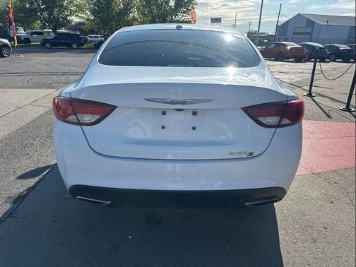 2015 Chrysler 200 S