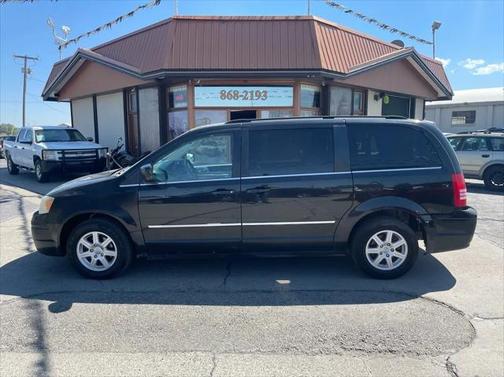 2010 Chrysler Town & Country Touring