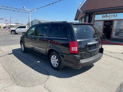 2010 Chrysler Town & Country Touring