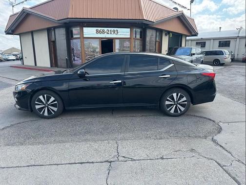 2021 Nissan Altima 2.5 SV