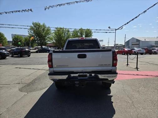 2004 Chevrolet Silverado 2500 LS H/D Crew Cab
