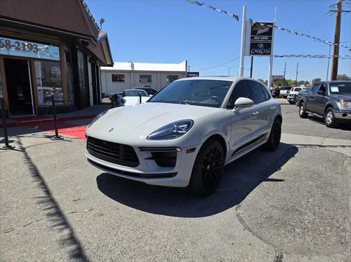 2021 Porsche Macan Turbo