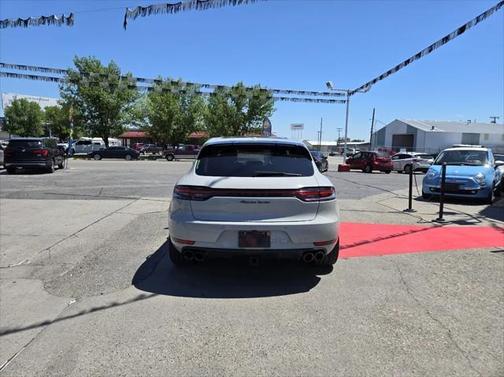 2021 Porsche Macan Turbo