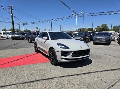 2021 Porsche Macan Turbo