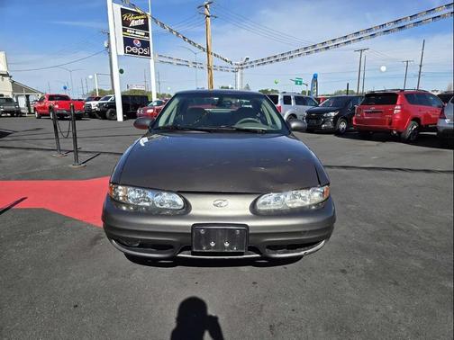 Sandstone 2002 Oldsmobile Alero GL1