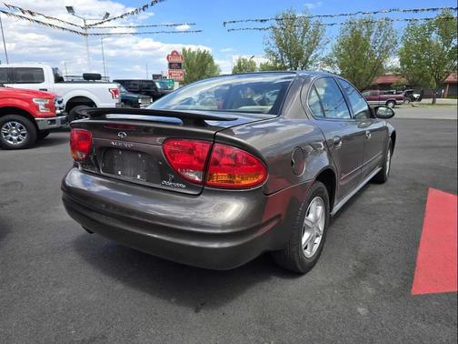 Sandstone 2002 Oldsmobile Alero GL1