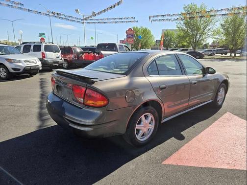 Sandstone 2002 Oldsmobile Alero GL1