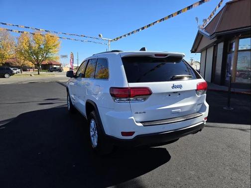2020 Jeep Grand Cherokee Laredo