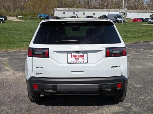 Bright White Clearcoat 2026 Jeep Cherokee LAREDO/LIMITED