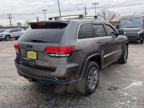 Granite Crystal Clearcoat Metallic 2021 Jeep Grand Cherokee Laredo X