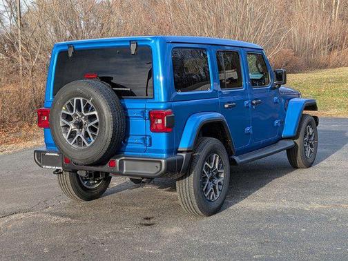 2026 Jeep Wrangler 4-Door Sahara 4x4