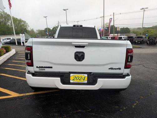 2024 RAM 3500 Laramie Crew Cab 4x4 8' Box