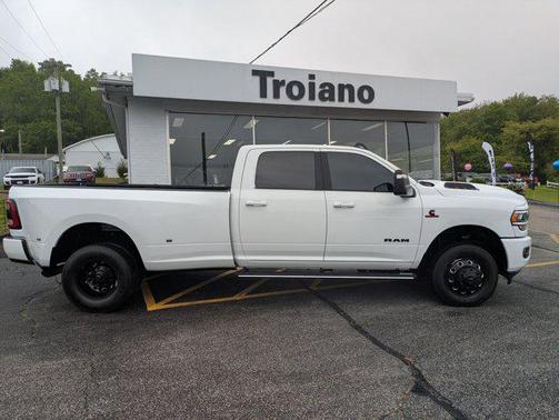 2024 RAM 3500 Laramie Crew Cab 4x4 8' Box