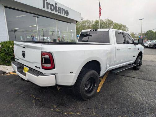 2024 RAM 3500 Laramie Crew Cab 4x4 8' Box