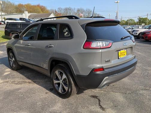 Sting Gray Clearcoat 2022 Jeep Cherokee Limited