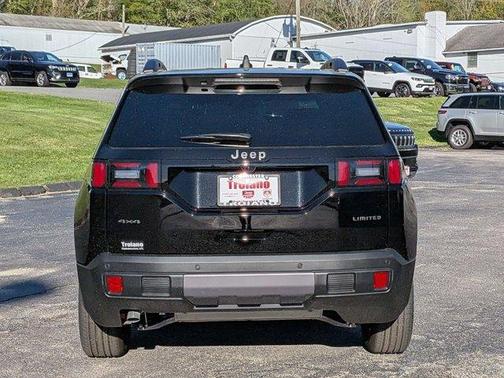Diamond Black 2026 Jeep Cherokee LAREDO/LIMITED
