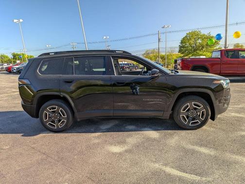 Diamond Black 2026 Jeep Cherokee LAREDO/LIMITED