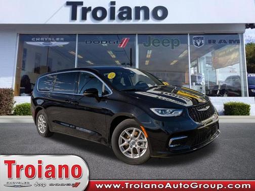 Diamond Black 2025 Chrysler Pacifica Select