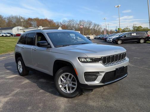 Silver Zynith 2026 Jeep Grand Cherokee Laredo X