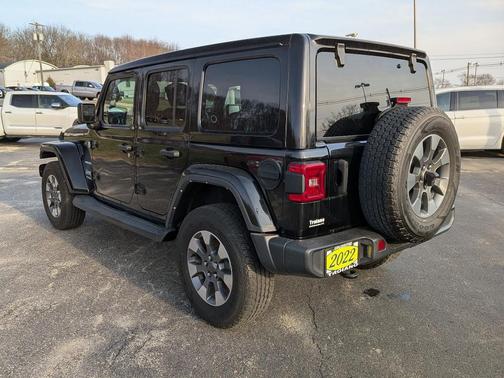 Black Clearcoat 2022 Jeep Wrangler Unlimited Sahara