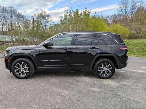 Diamond Black 2026 Jeep Grand Cherokee Limited
