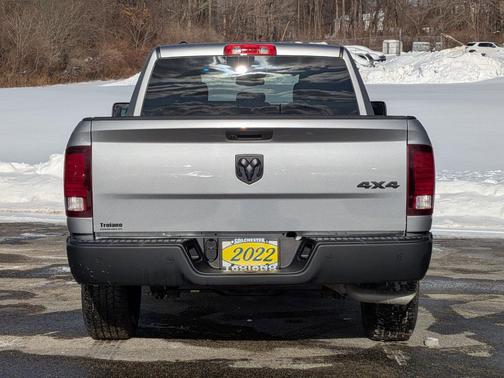 Billet Silver Metallic Clearcoat 2022 RAM 1500 Classic SLT