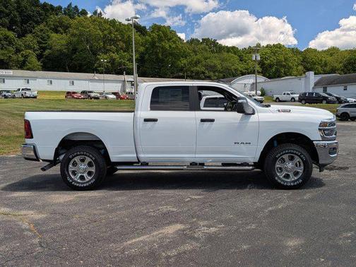 2025 RAM 2500 Big Horn Crew Cab 4x4 6'4' Box