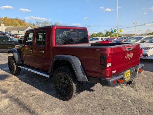 Snazzberry Pearlcoat 2022 Jeep Gladiator Mojave